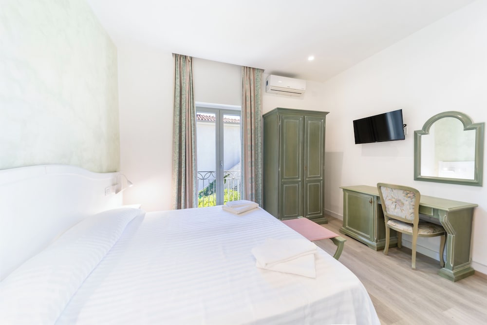 Hotel Poseidon 21/78