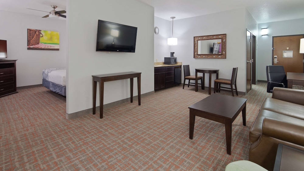 Best Western Plus Fredericksburg 21/34