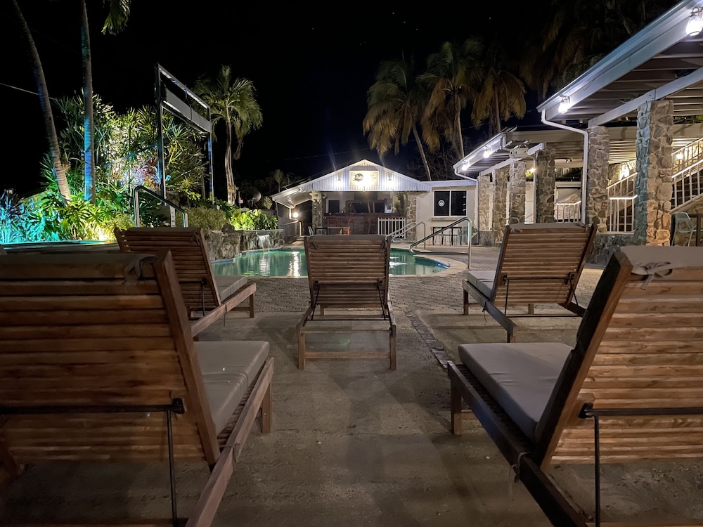 The Lazy Parrot Inn Amp Mini Resort 56/69