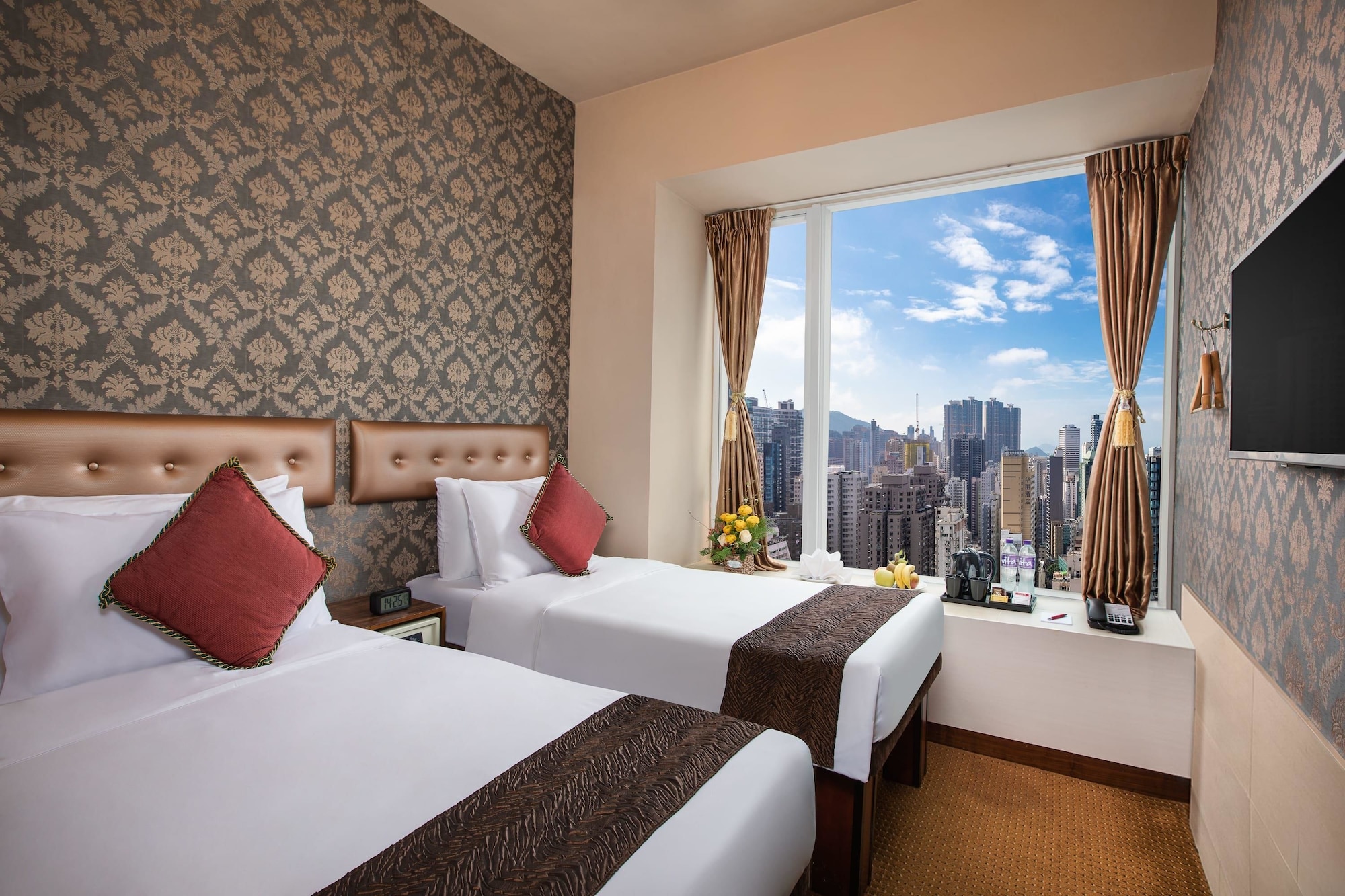 ROOM, TWIN BEDS, SMOKING