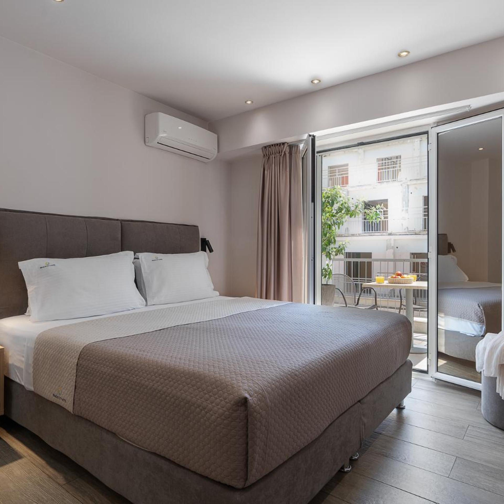 غرفة بسرير مزدوج أو سريرين منفصلين بشرفة، Piraeus City Hotel 5/10