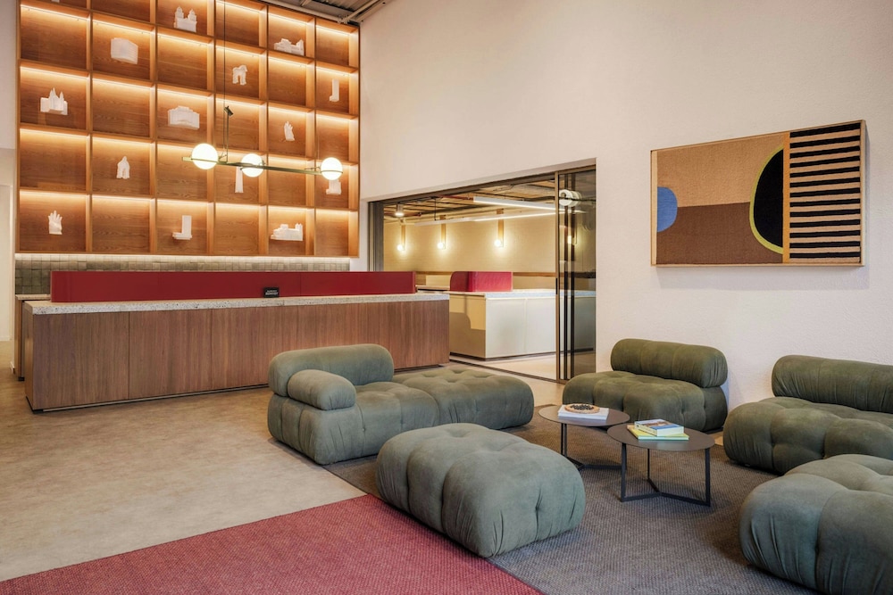 Versus Hotel 48/65