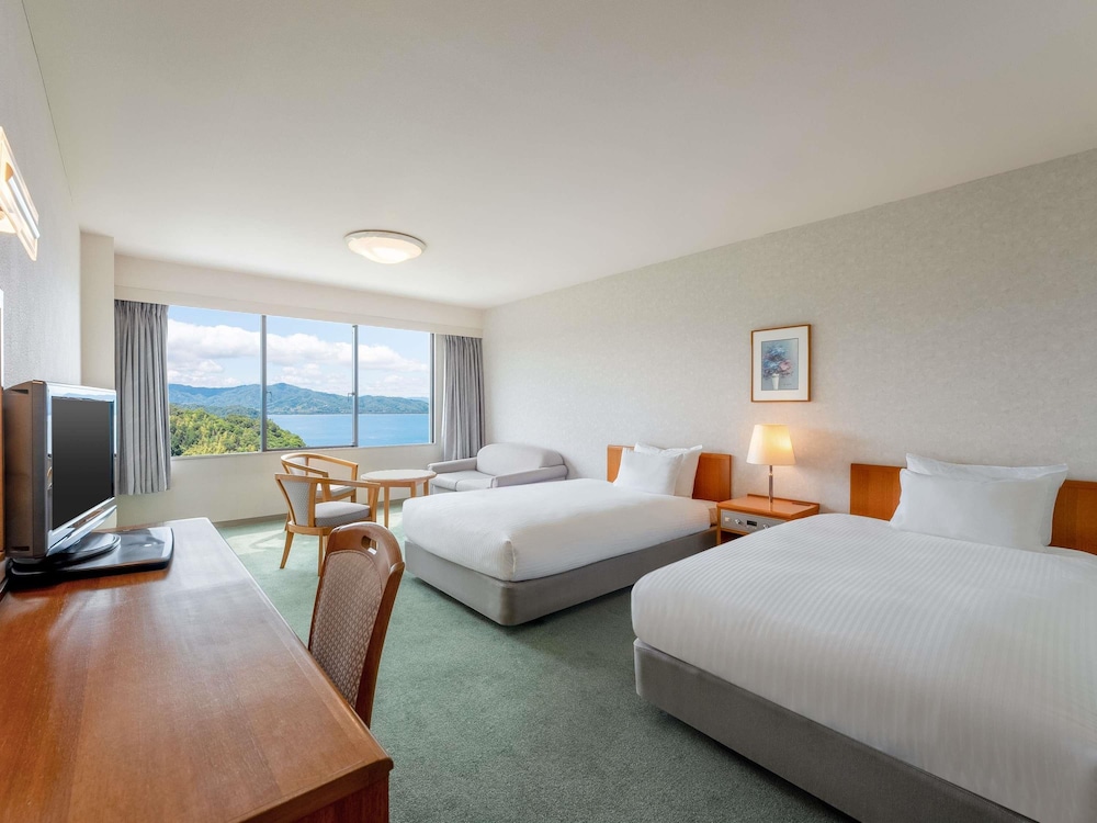 Classic, Twin Beds, Sea View, Sofa