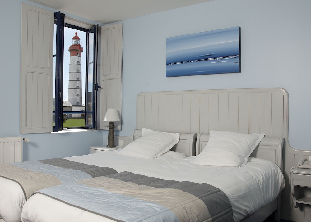 HOSTELLERIE DE LA POINTE SAINT MATHIEU 9/35