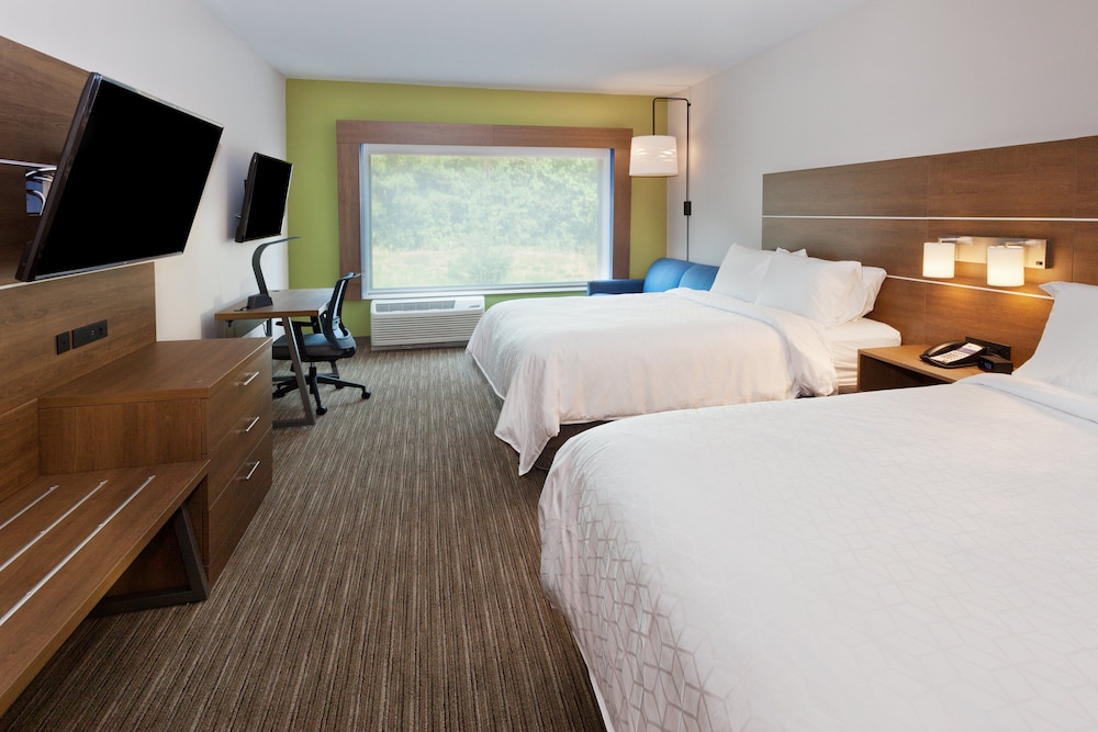 Holiday Inn Express & Suites Fayetteville 9/62