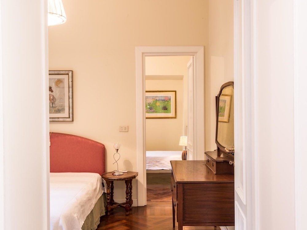 RSH Luxury Vatican Four Bedroom Apartment 14/36