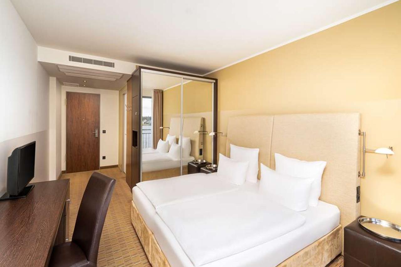 Premier Inn Hamburg Finkenwerder Elbufer 12/34
