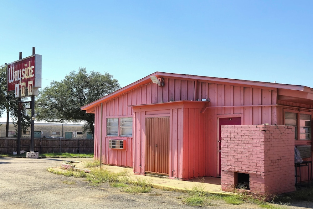 Way Side Inn by Hotel O Dallas near Fair Park Downtown 6/30