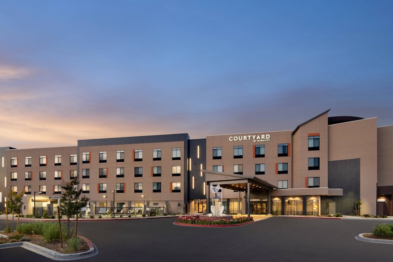 Courtyard by Marriott Petaluma Sonoma County 1/17