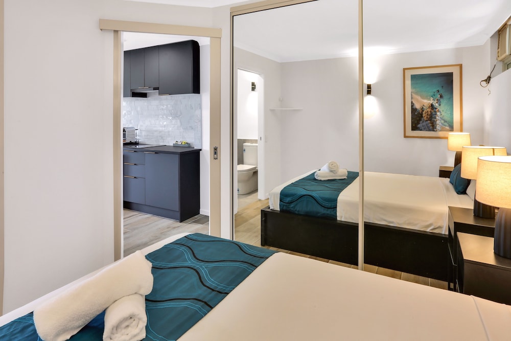 On the Beach Holiday Apartments 30/68