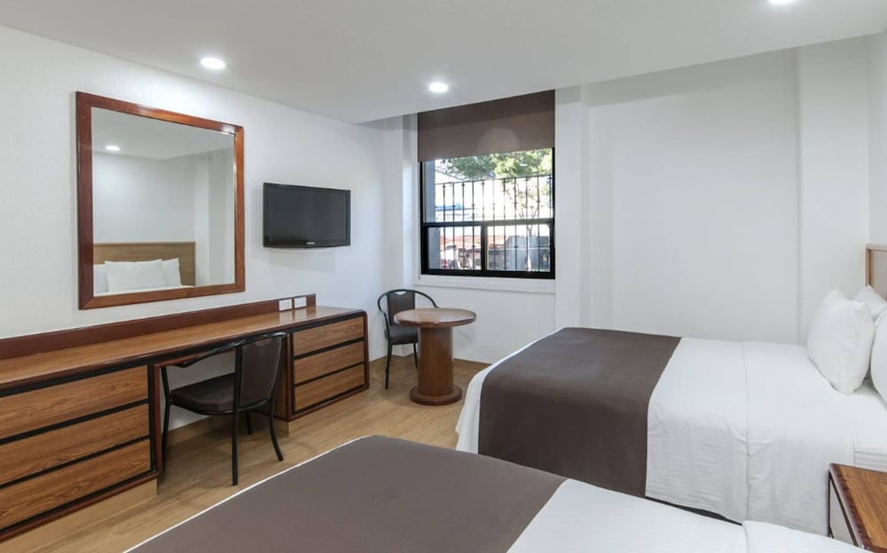 Hotel San Lucas 30/66