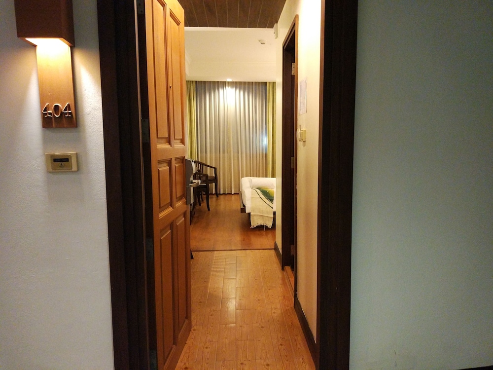 Fresh Inn Hotel 64/64