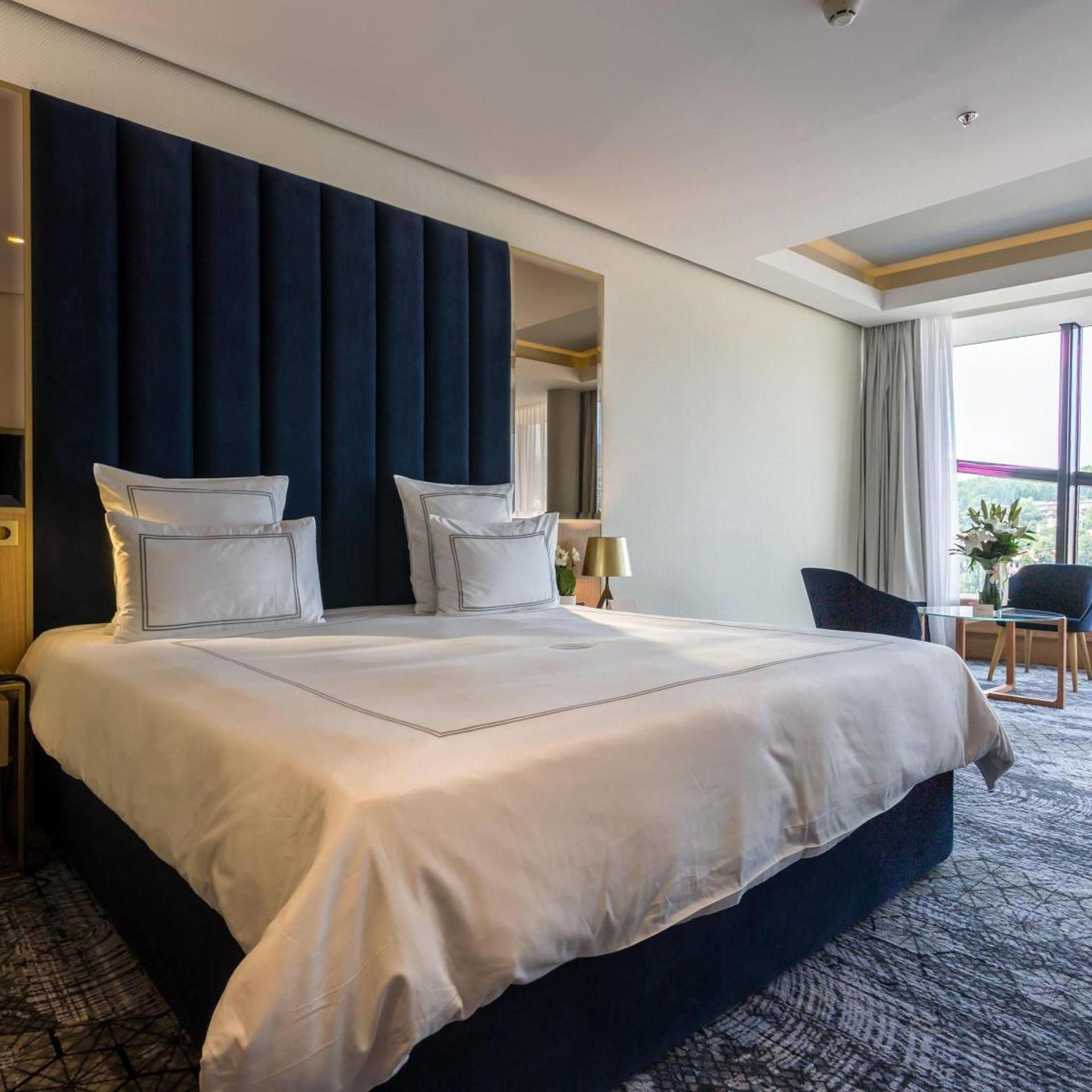 جناح جونيور، Swissotel Sarajevo 2/4