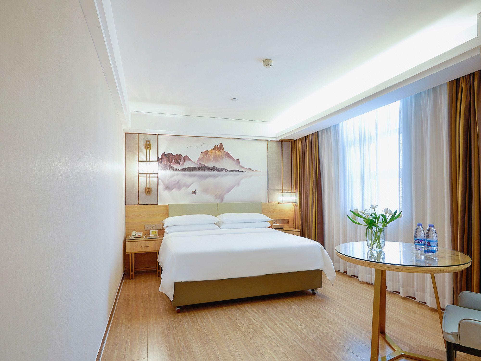Vienna Hotel (Xiamen Airport, Jiangtou Metro Station) 17/51