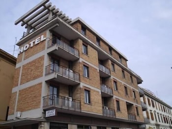 Hotel Traghetto 4/25