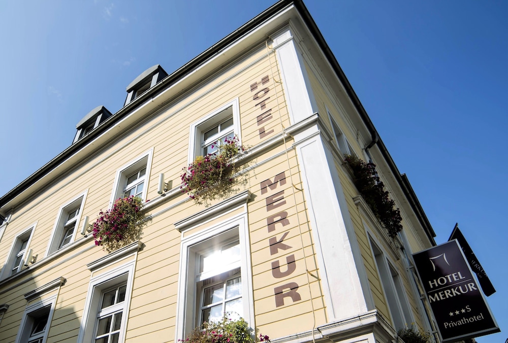 Hotel Merkur 2/52