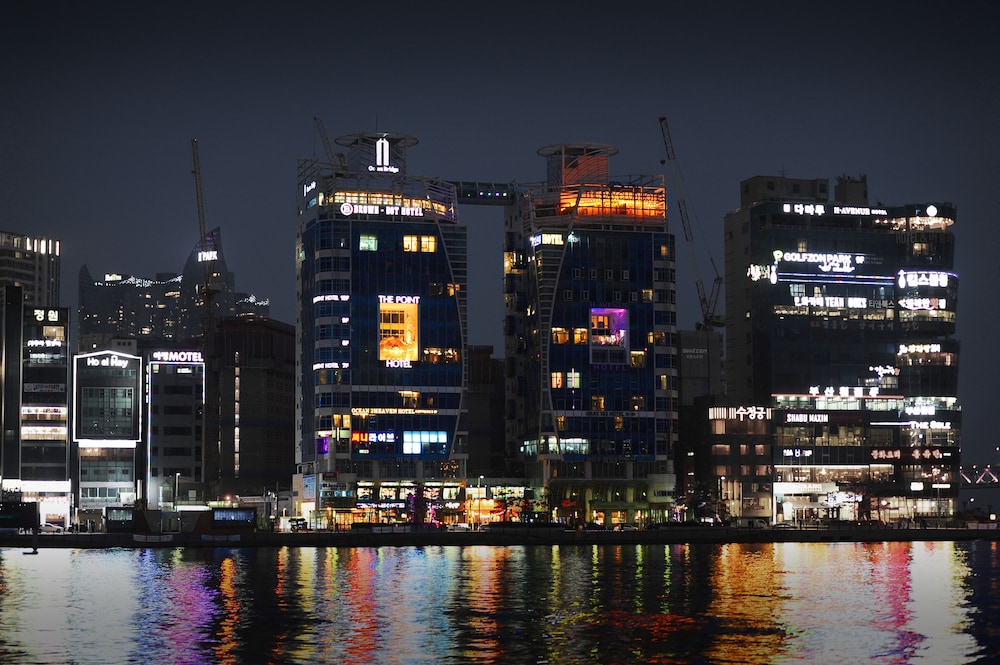 The Point Hotel 61/70