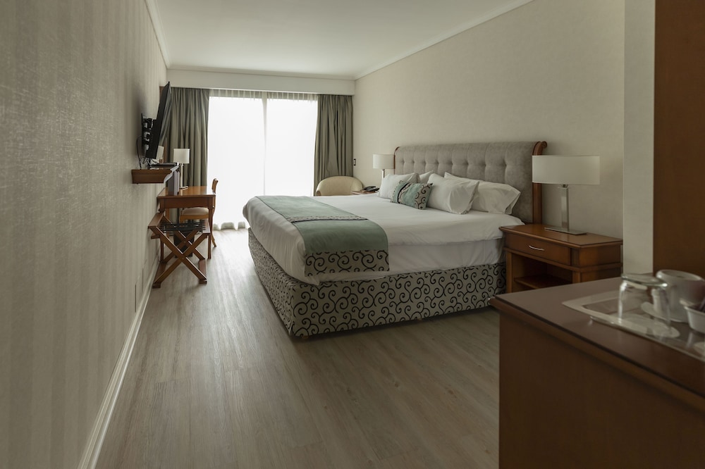 Deluxe, King Bed, City View, Private Bathroom 8/10