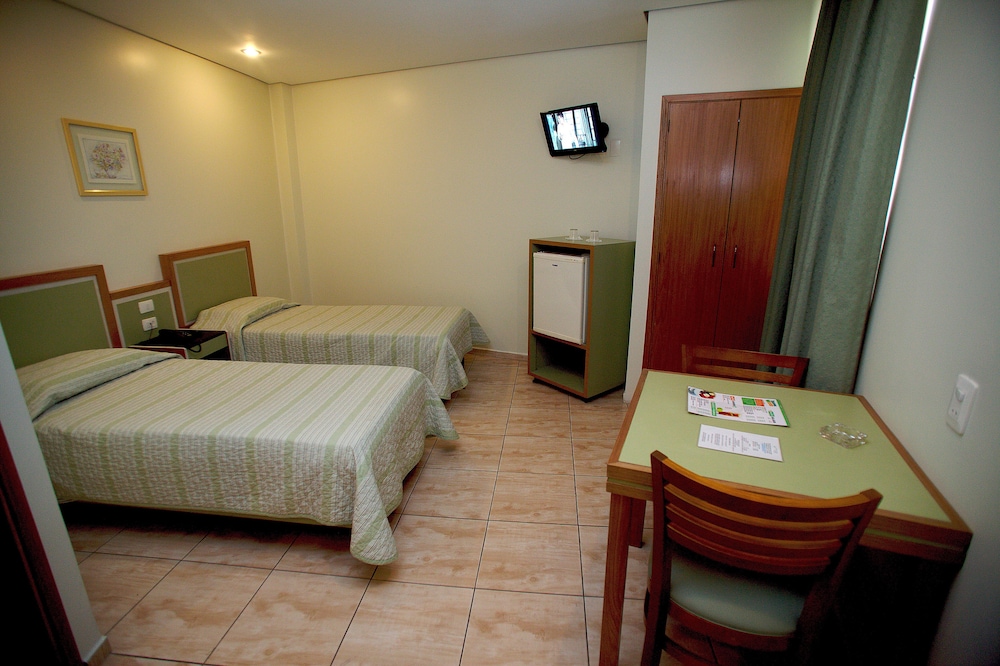 Hotel Cinelandia 24/40