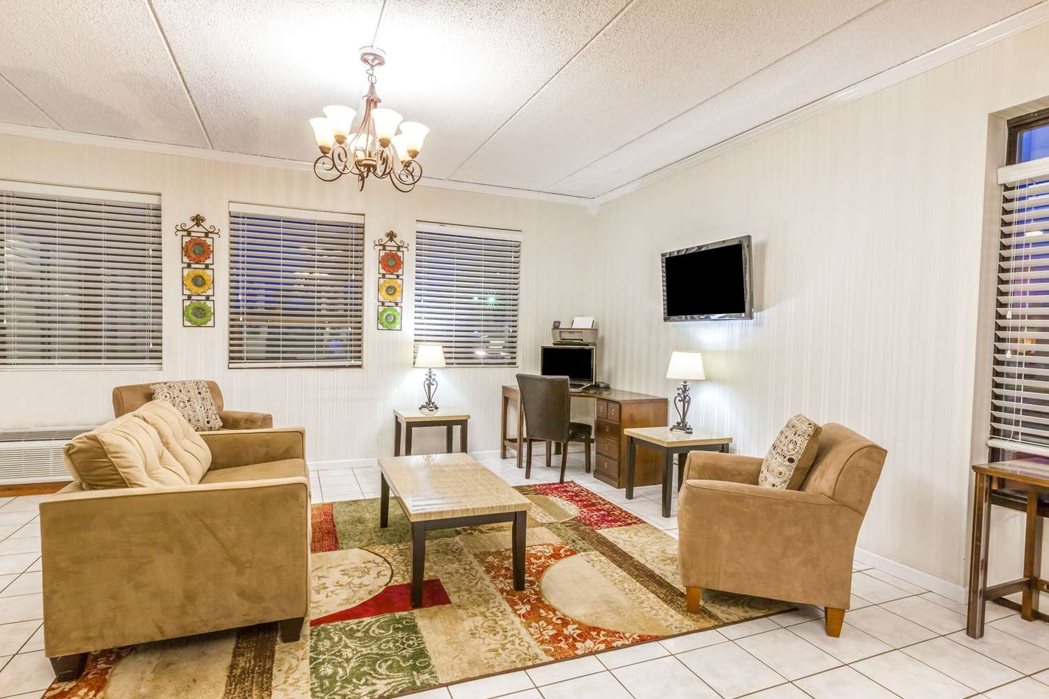 Days Inn by Wyndham Syracuse 6/10