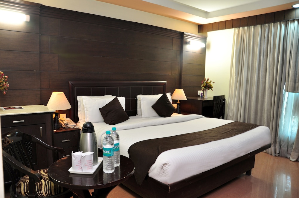 SUN HOTEL AGRA 14/50