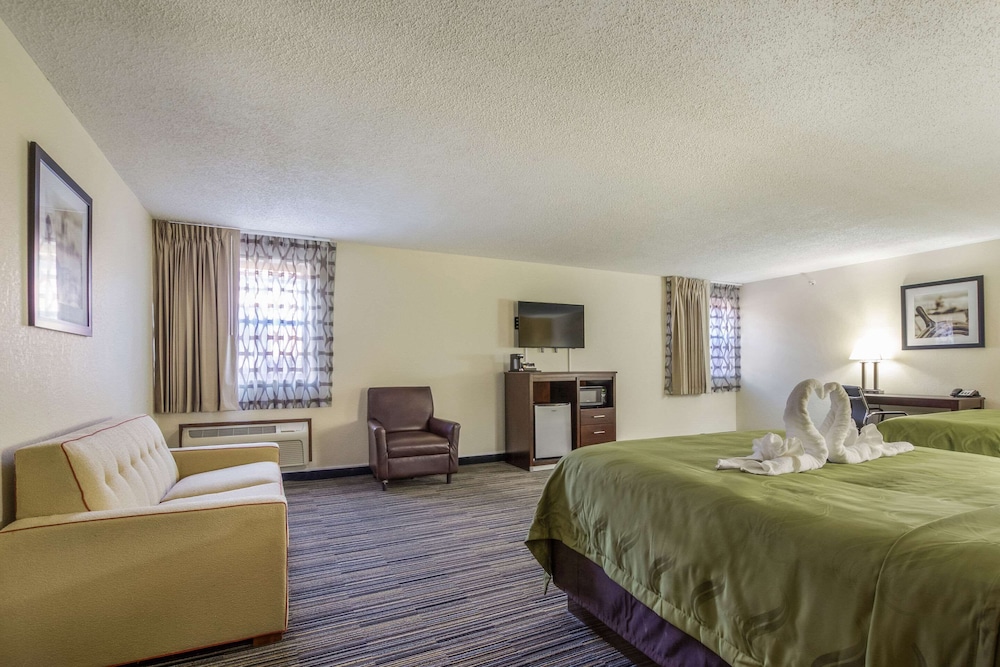 Quality Inn Grayville, IL 14/35