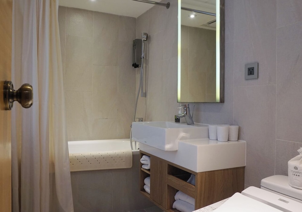Royal Inn Taipei Nanxi Mrt Zhongshan Station 62/66