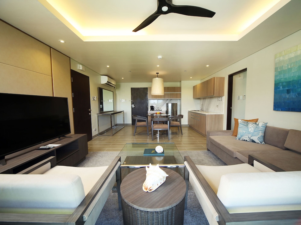 Fairways And Bluewater Newcoast Boracay 50/76