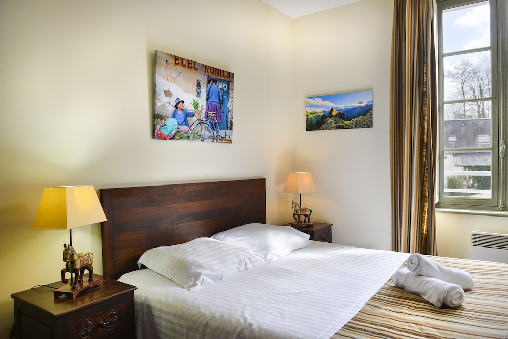 Hotel the Originals Domaine Des Thomeaux 13/50