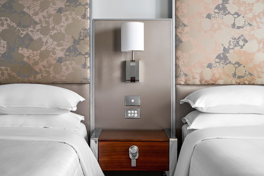 Sheraton Melbourne Hotel 8/37