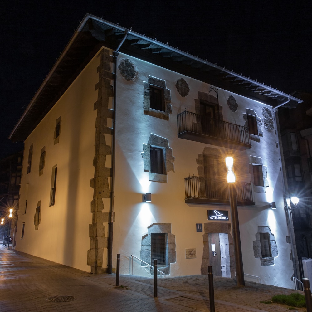 Hotel Branka، بيرميو 1/50