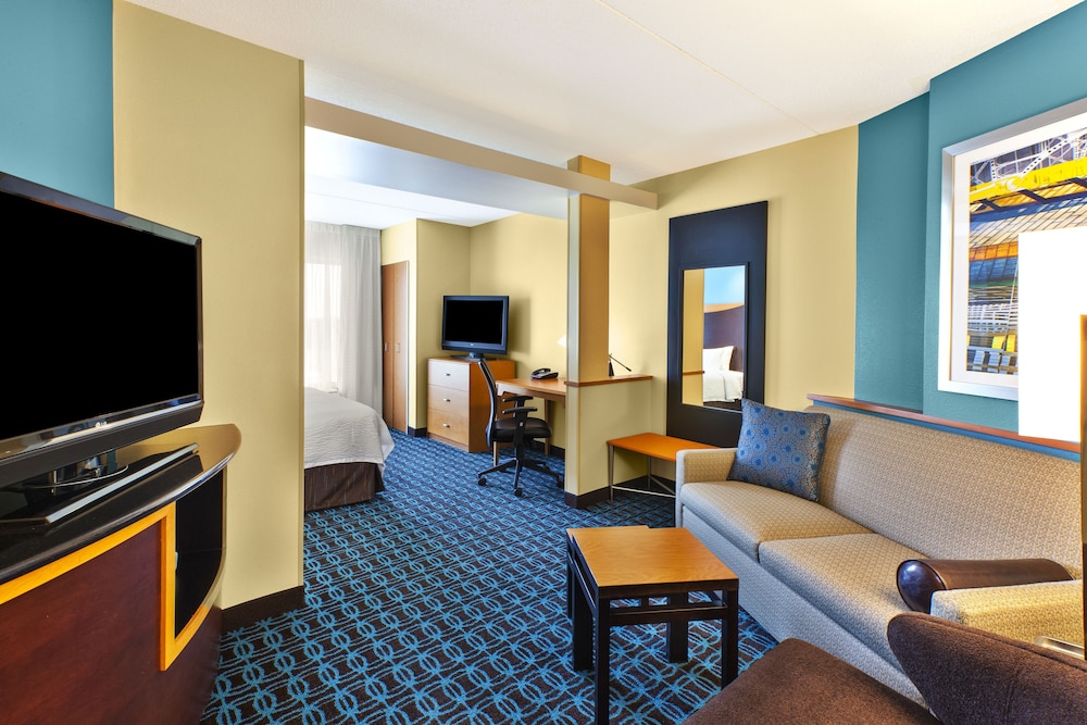 Fairfield Inn Suites By Marriott Louisville East 27/50
