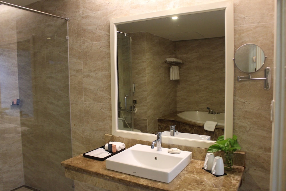 جناح تنفيذي بسرير كينج، Muong Thanh Grand Quang Tri Hotel 7/10