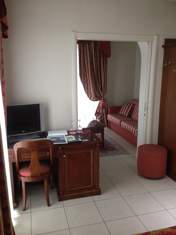Hotel Villa Savoia 12/16