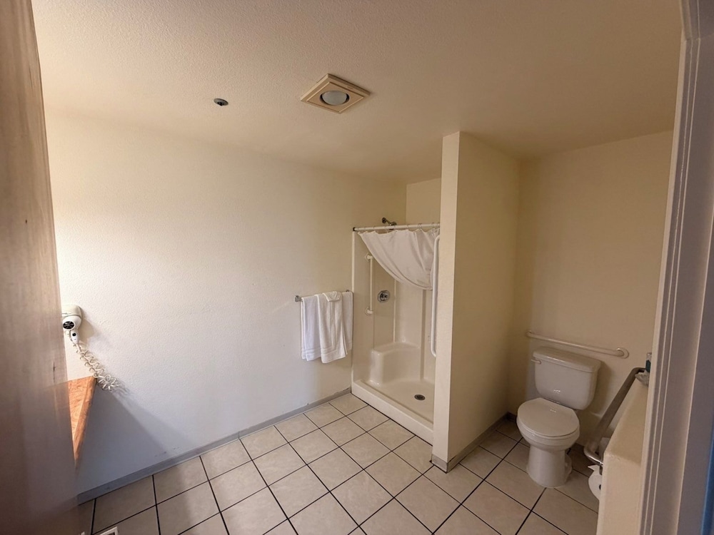 Bayview Inn 39/45