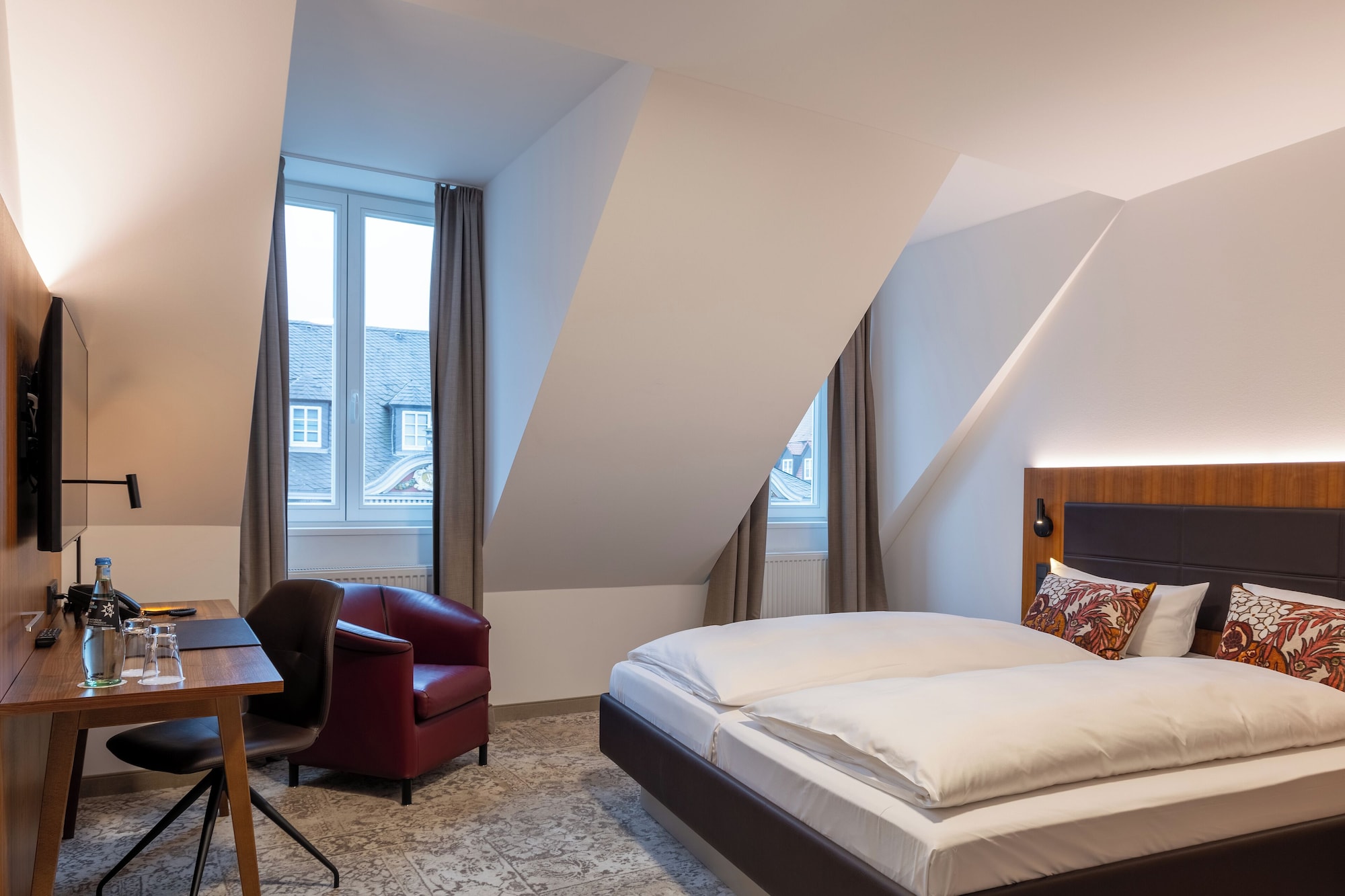 Superior, King Bed
