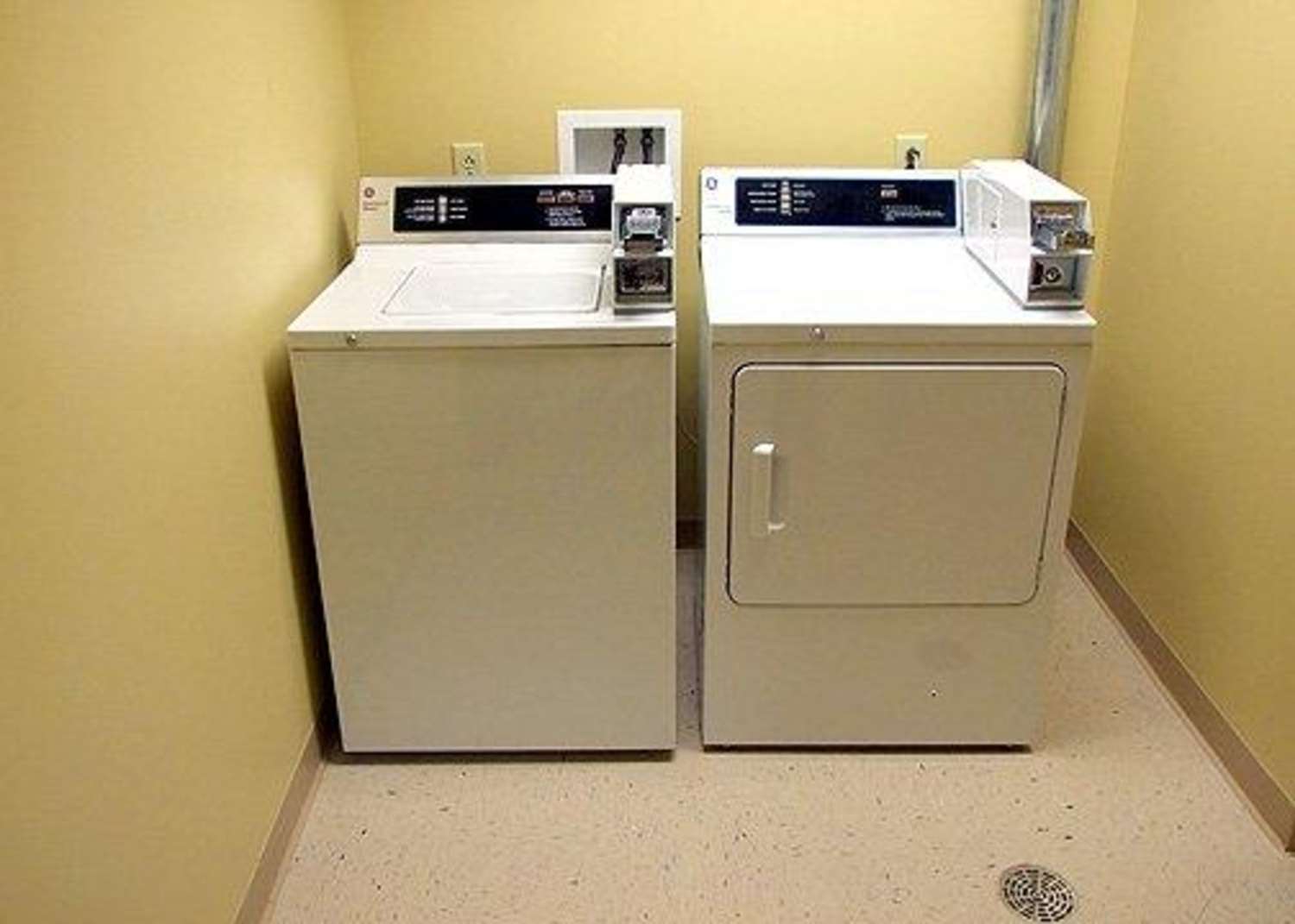 Comfort Inn & Suites Madisonville KY 29/33