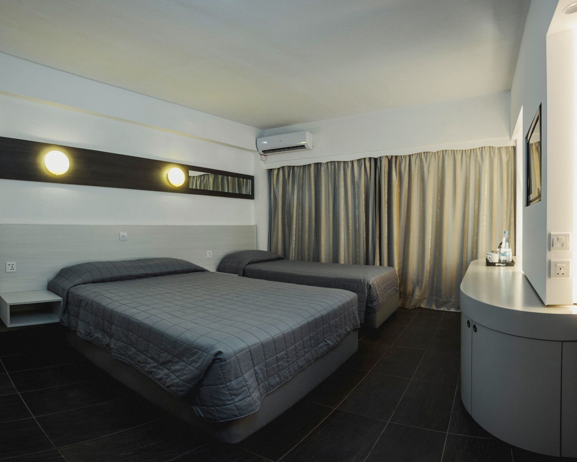 SUPERIOR, TWIN BEDS