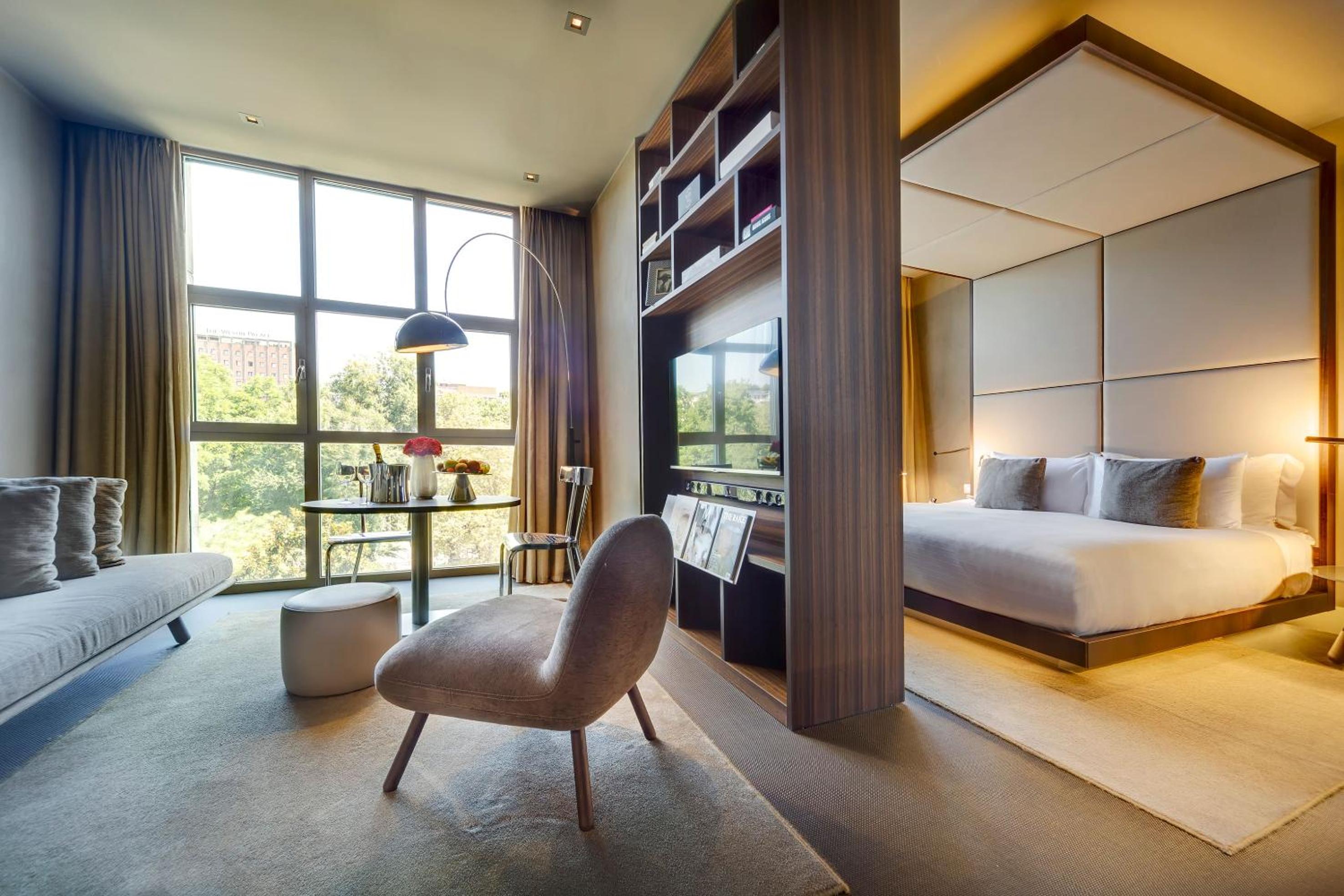 Extra Me, Junior Suite, King Bed, City View, Sofa