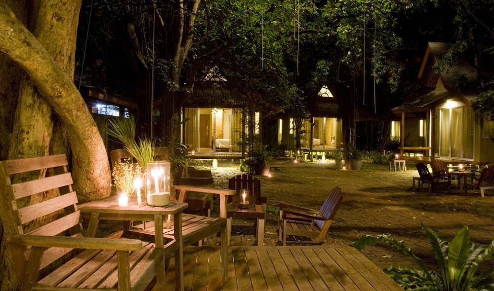 Veranda Lodge 3/30