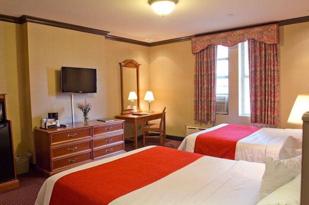 NEWTON HOTEL 9/37
