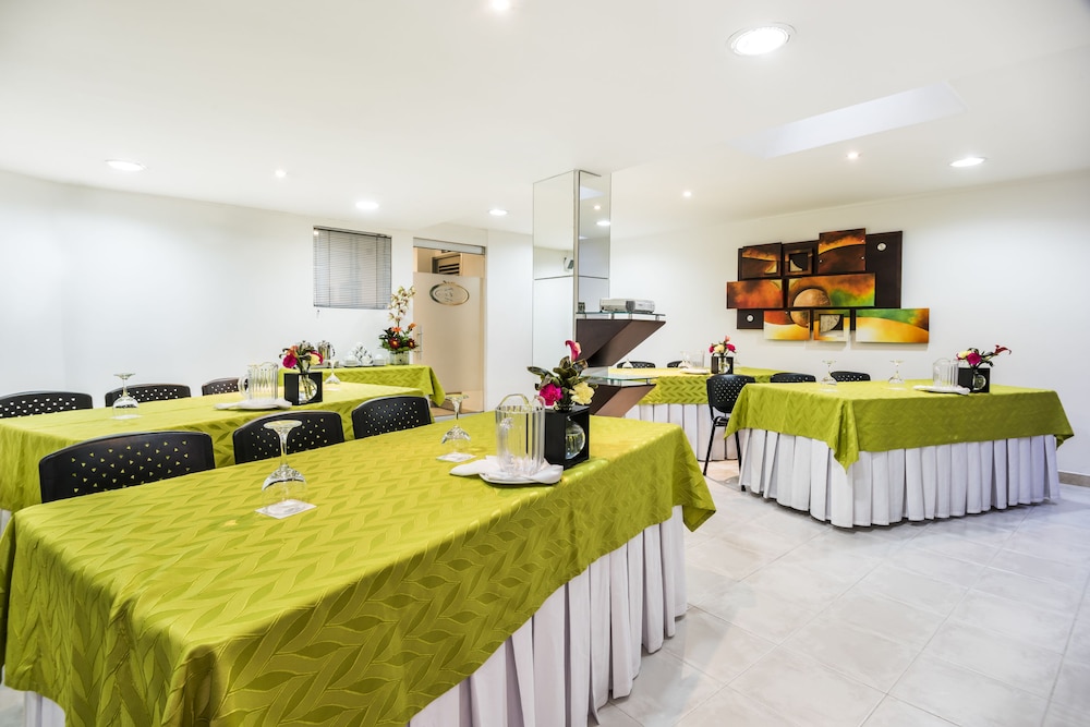 Hotel Platinum Suite 38/49