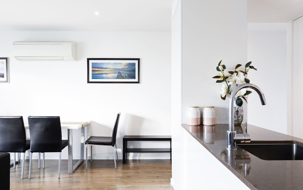 RNR Serviced Apartments North Melbourne 35/44