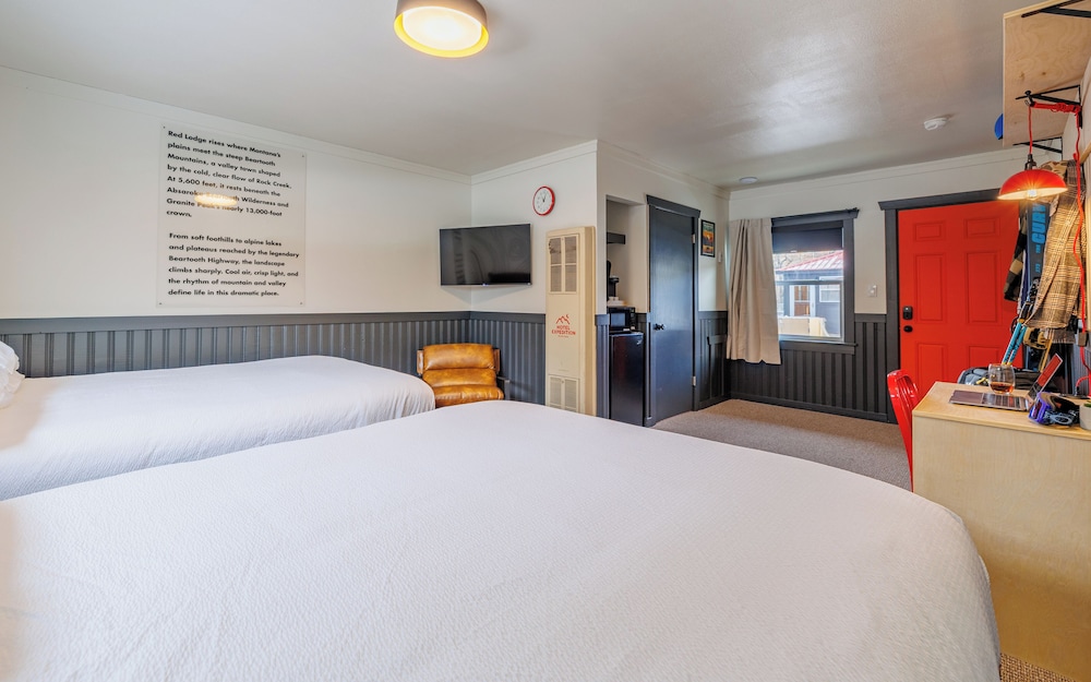 THE RED LODGE INN 14/50