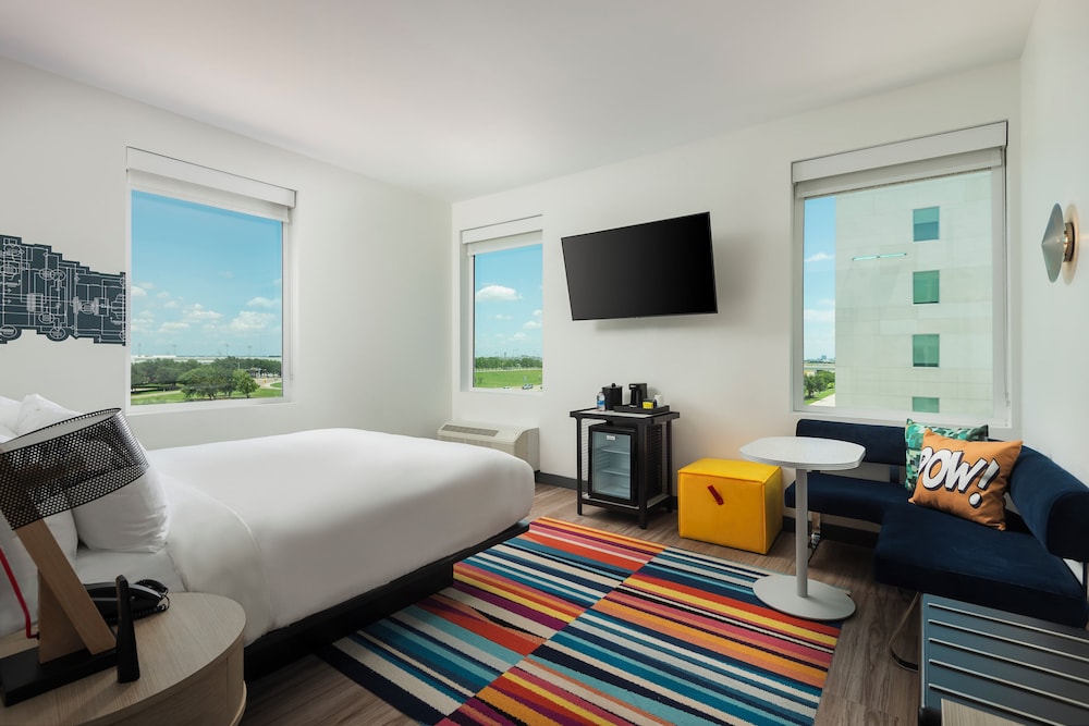 Aloft, King Bed