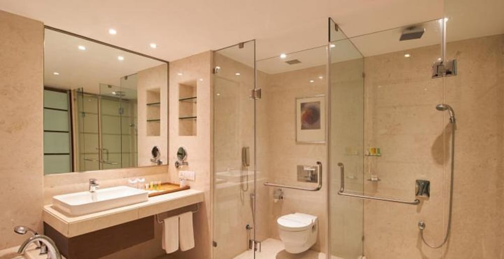 Platinum Hotel 40/43