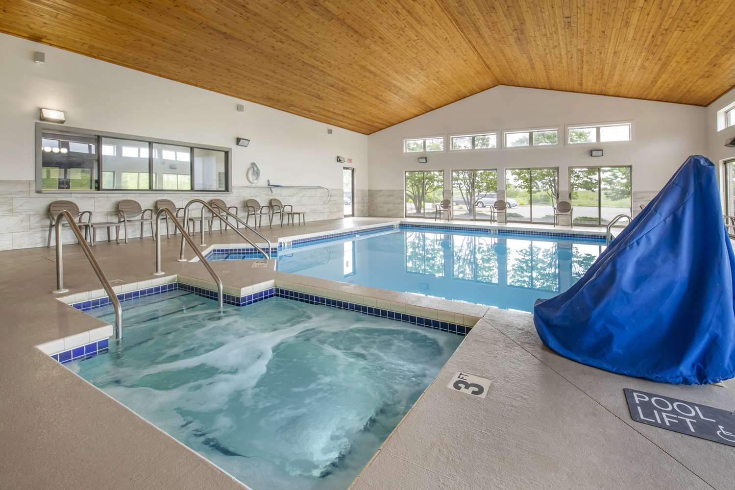 Comfort Inn & Suites New Lisbon 6/18