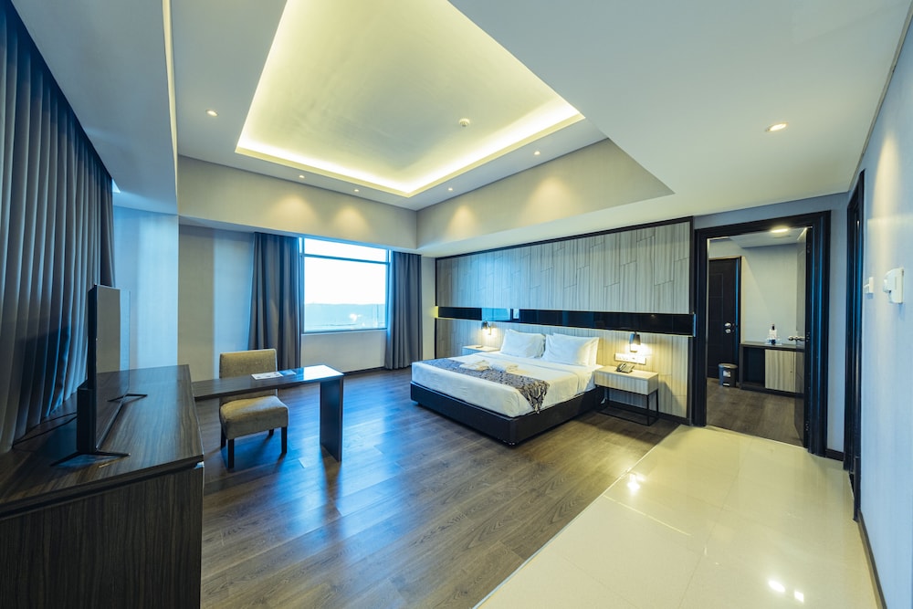 GRAND, EXECUTIVE, SUITE