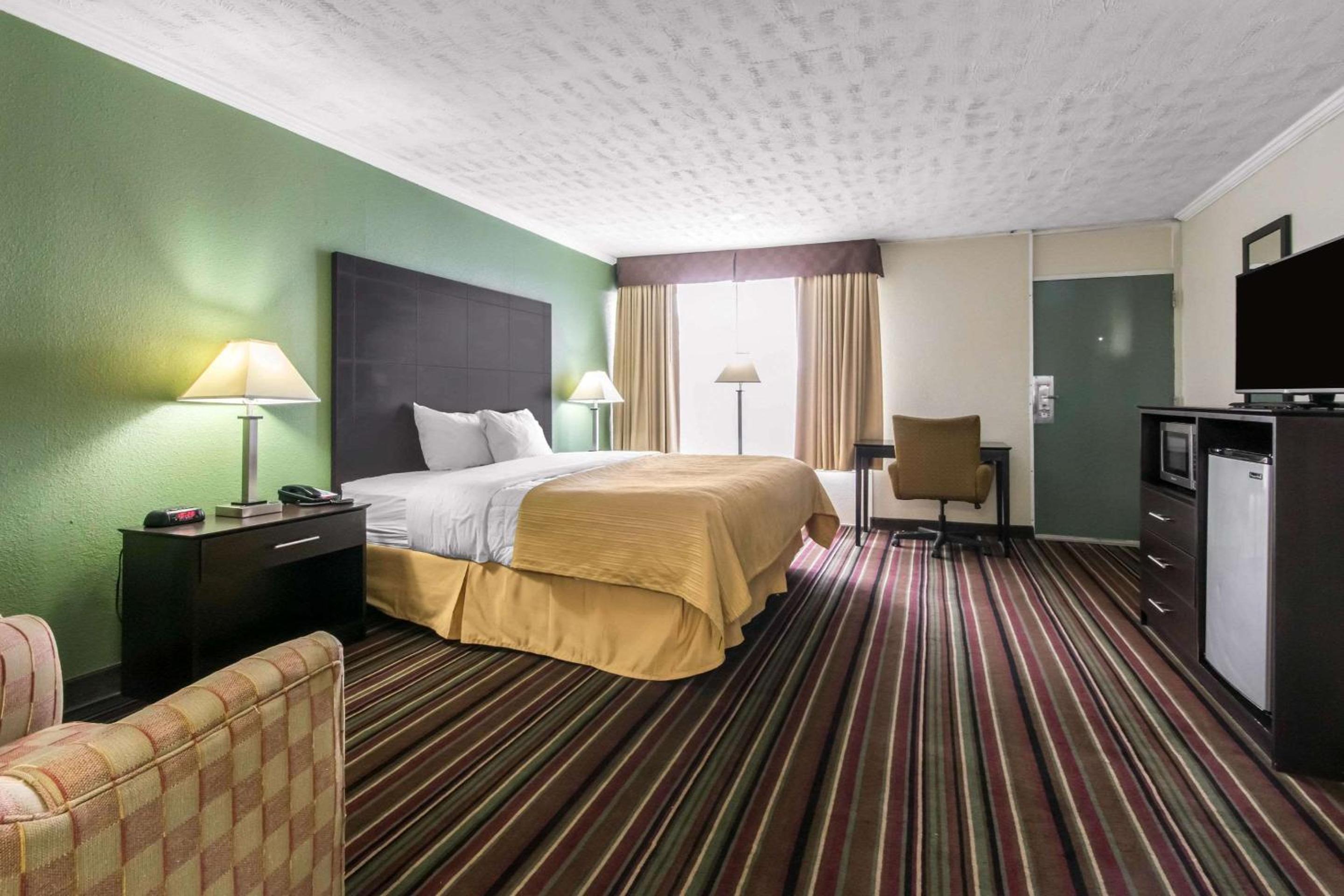Upgrade, Efficiency, Suite, King Bed