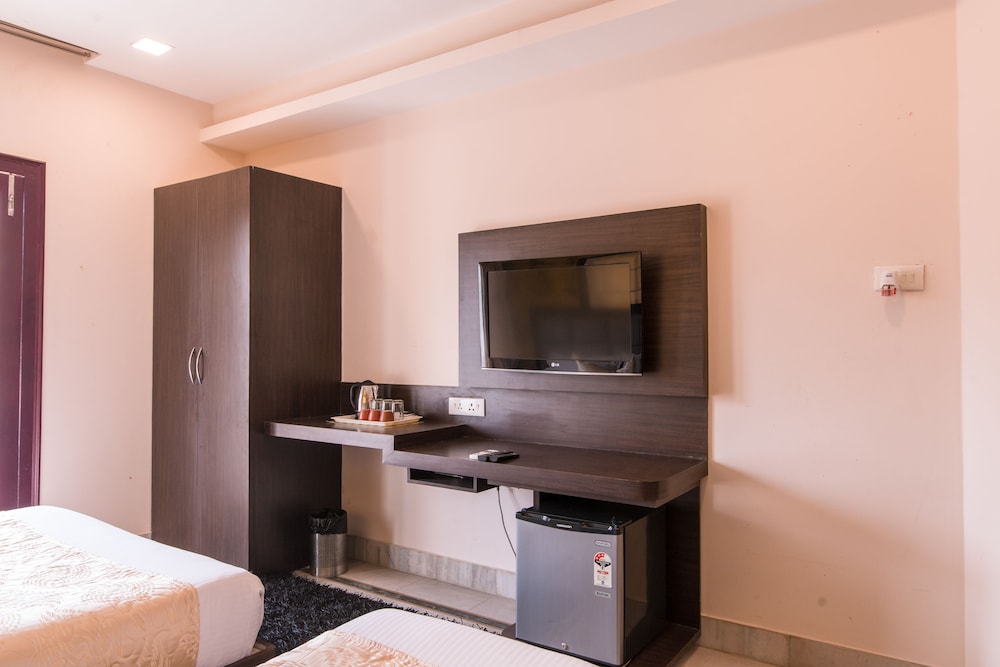 Hotel Buddha 50/50